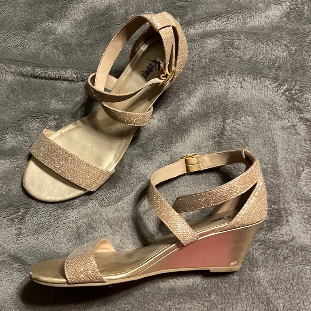 Fiona Gold wedges W9